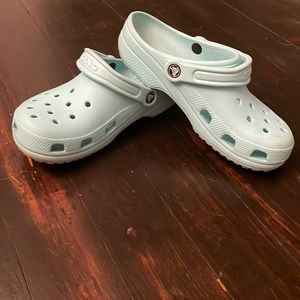 Crocs shoes. Woman’s size 8. Turquoise. Like new